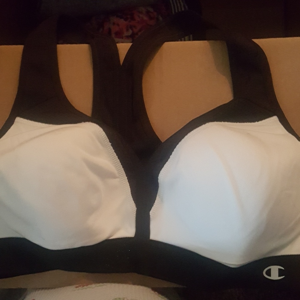 Champion Black & white sports bra